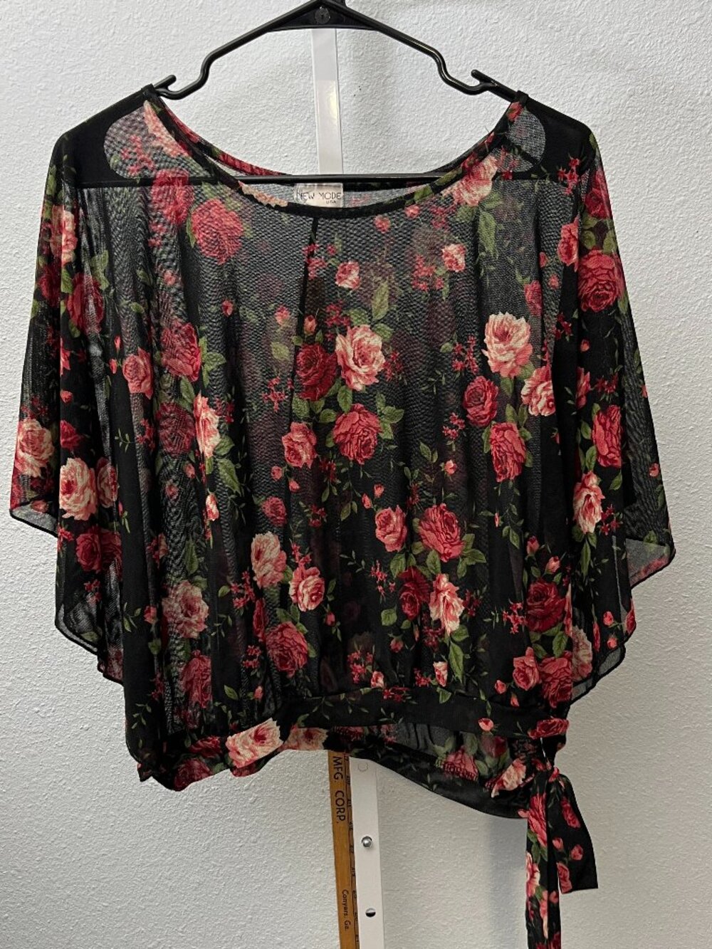 New Mode Black Sheer/Chiffon Over-Shirt Tie Front w Red Floral Rose Print SZ XL